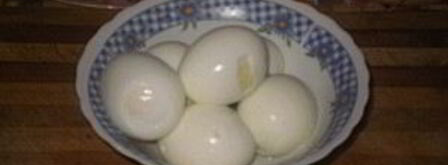 салат мимоза с сайрой. Шаг 3