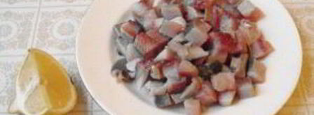 салат мимоза с сельдью. Шаг 3