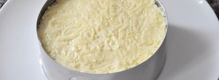 салат мимоза с сыром. Шаг 8