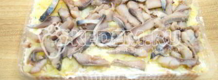 салат заливная селедка под шубой. Шаг 11