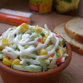 Салат с крабовыми палочками