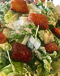 Американский Цезарь с майонезом и анчоусами