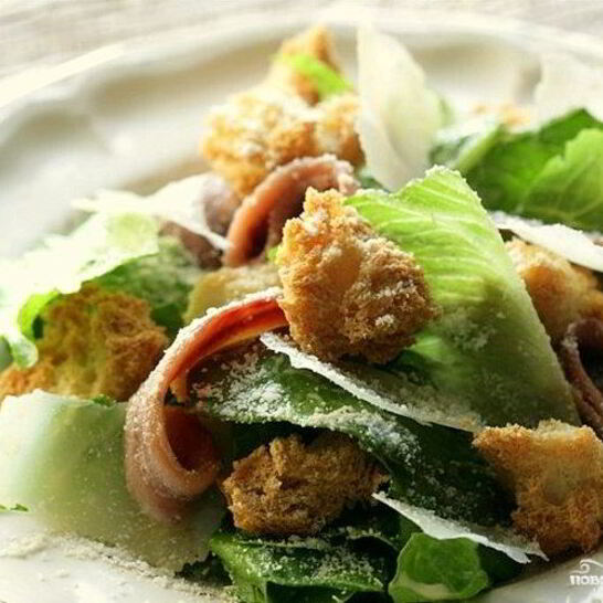 Рецепт салата цезарь с анчоусами