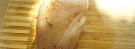 салат цезарь с чипсами из лаваша. Шаг 4