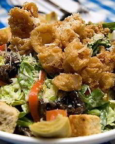 Салат Цезарь с креветками и вустерширским соусом