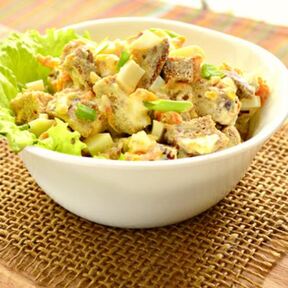 Салаты с сухариками