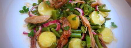 салат из зеленой стручковой фасоли с картофелем и цыпленком конфи под соусом винегрет. Шаг 4