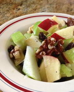 Салат Вальдорф с заправкой Винегрет