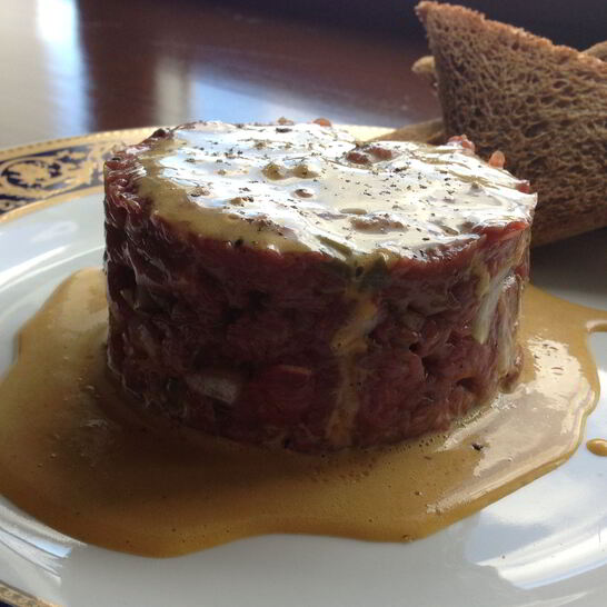 Рецепт тара-тара из говядины с заправкой винегрет из желтков