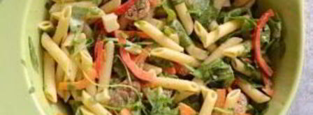 зимний салат с колбасой. Шаг 9