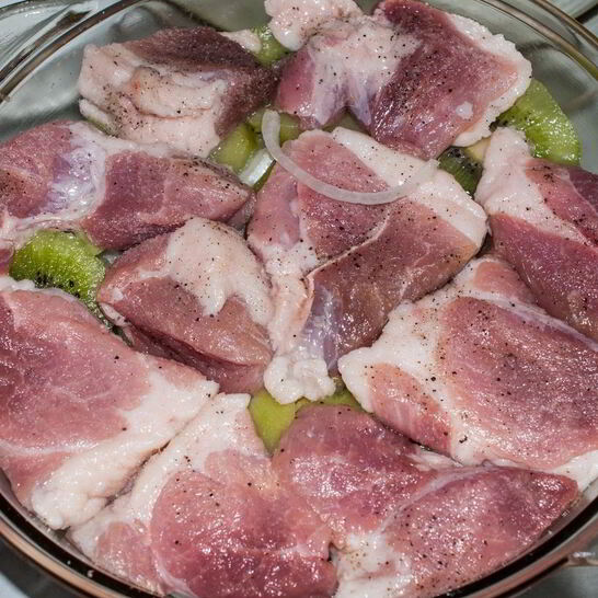 Рецепт быстрого маринада для свинины из киви