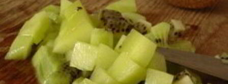 быстрый маринад для свинины из киви. Шаг 3