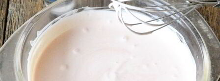 сметанный соус с чесноком и зеленью. Шаг 4