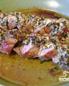 Филе свинины с соусом песто из семечек