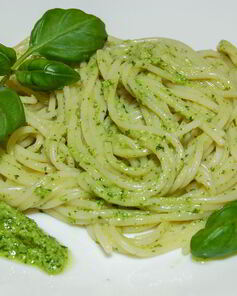 Макароны с соусом Песто