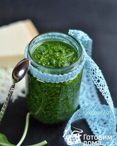 Песто из черемши с миндалем