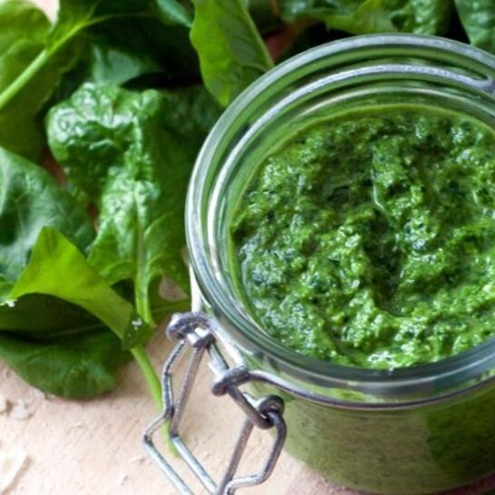 Рецепт пряного соуса песто из шпината