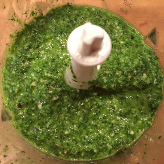 Рецепт укропного песто с тыквенными семечками