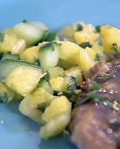 Курица под соусом сальса