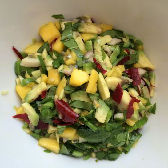 Рецепт сальсы из манго, авокадо со щавелем с заправкой из маракуйи