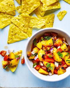 Сальса из персиков на гриле