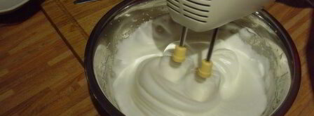 тартар из форели на блинчиках из батата, авокадо-рукола салат. Шаг 4