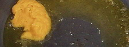 тартар из форели на блинчиках из батата, авокадо-рукола салат. Шаг 6