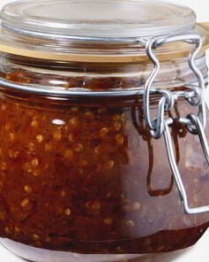 Грузинский соус Ткемали из красной алычи