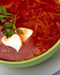 Борщ украинский на свиных ребрах