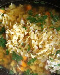 Куриный бульон с вермишелью