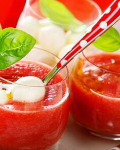 Гаспачо с моцареллой