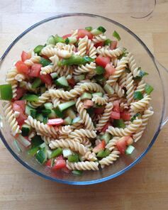 Овощной салат Гаспачо с макаронами