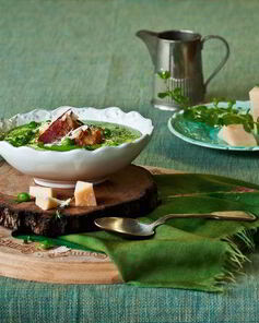 Гороховый суп с гренками