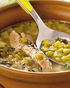 Гороховый суп со свиной рулькой