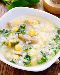 Суп из шпината и бараньего гороха