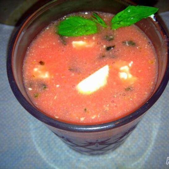Рецепт холодного арбузного супа с сыром фета