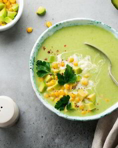 Холодный крем-суп из авокадо с кукурузой