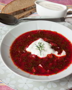 Холодный суп из свеклы и сладкого перца