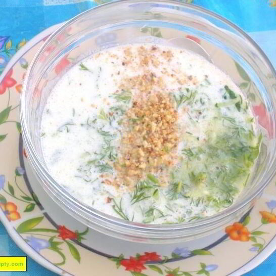 Рецепт холодного супа из зелени с огурцами на кефире для похудения