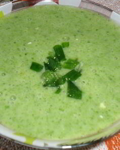 Холодный суп-пюре из листьев белой свеклы