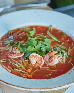 Холодный томатный суп Кук-си с креветками