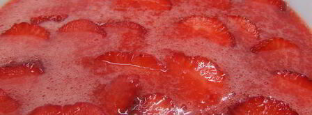 клубнично-лимонный холодный суп с нежными клецками. Шаг 6