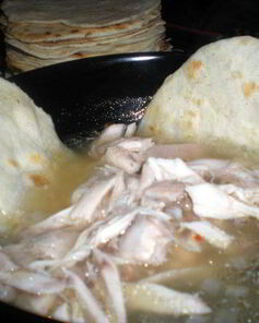 Мексиканский куриный суп с тортильяс
