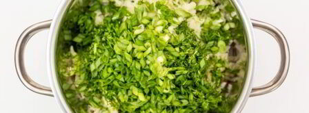 окрошка на греческом йогурте. Шаг 8