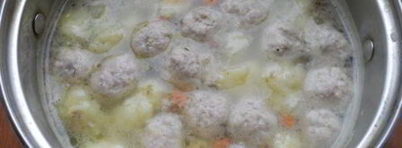 овощной суп с цветной капустой и фрикадельками. Шаг 9