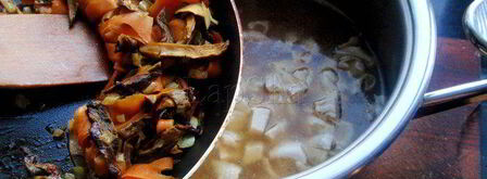 грибная похлебка с перловкой и курицей. Шаг 9