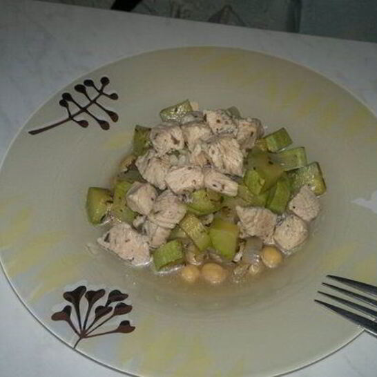 Рецепт нутовой похлебки с чесночным бульоном из индейки и кабачком