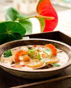 Похлебка с креветками и морскими гребешками