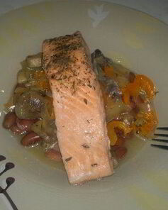 Рыбно-бобовая похлебка со сладким перцем и лесными грибами