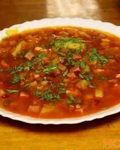 Рассольник с колбасой и копченостями